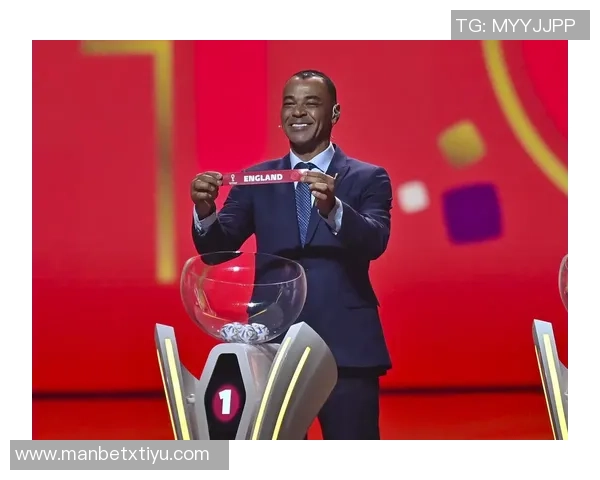 阿根廷足球传奇巴蒂与肯佩斯同框共庆世界杯抽签盛典