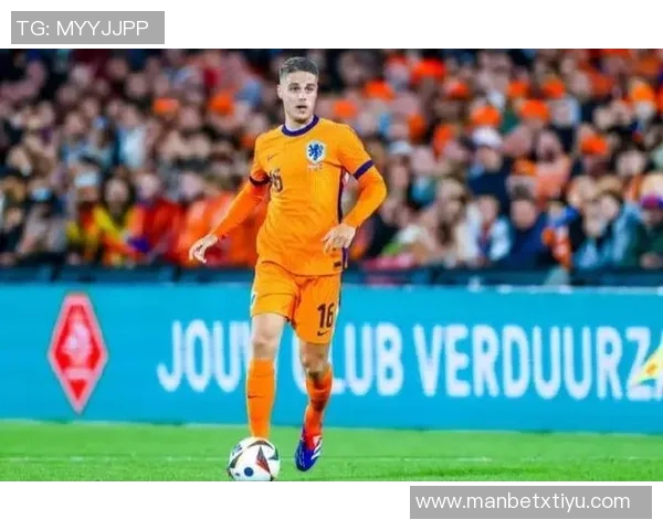 布莱顿即将签回格罗斯多特球员将在48小时内完成体检 布莱顿即将签回格罗斯多特球员将在48小时内完成体检